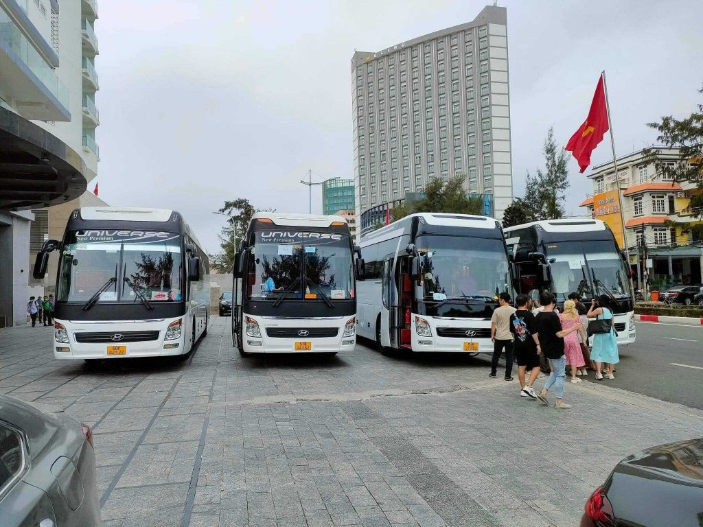 Hoàng Phúc - Dịch vụ cho thuê xe 45 chỗ uy tín chất lượng
