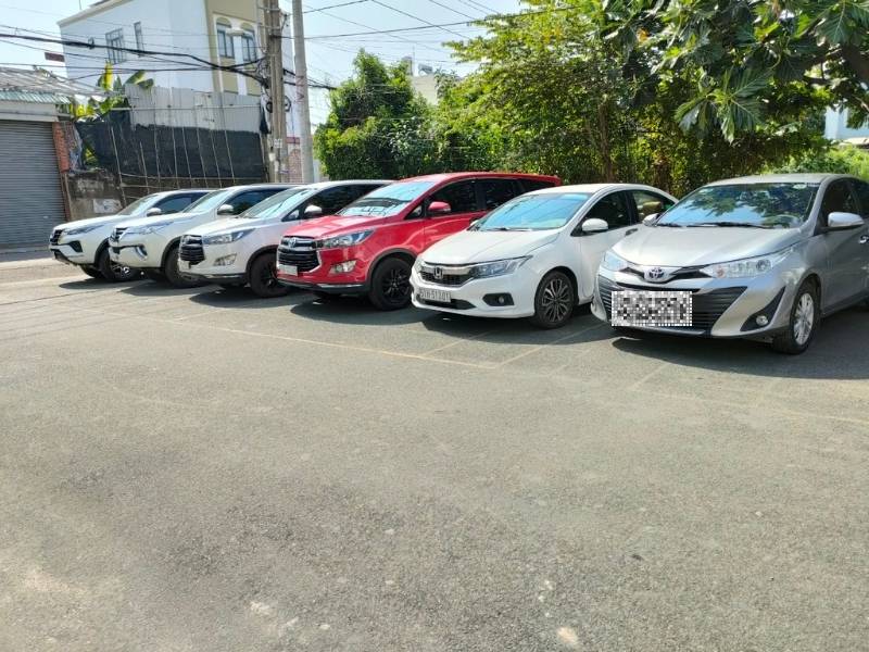 Vì sao nên chọn thuê xe 4, 7 chỗ tại Hoàng Phúc?